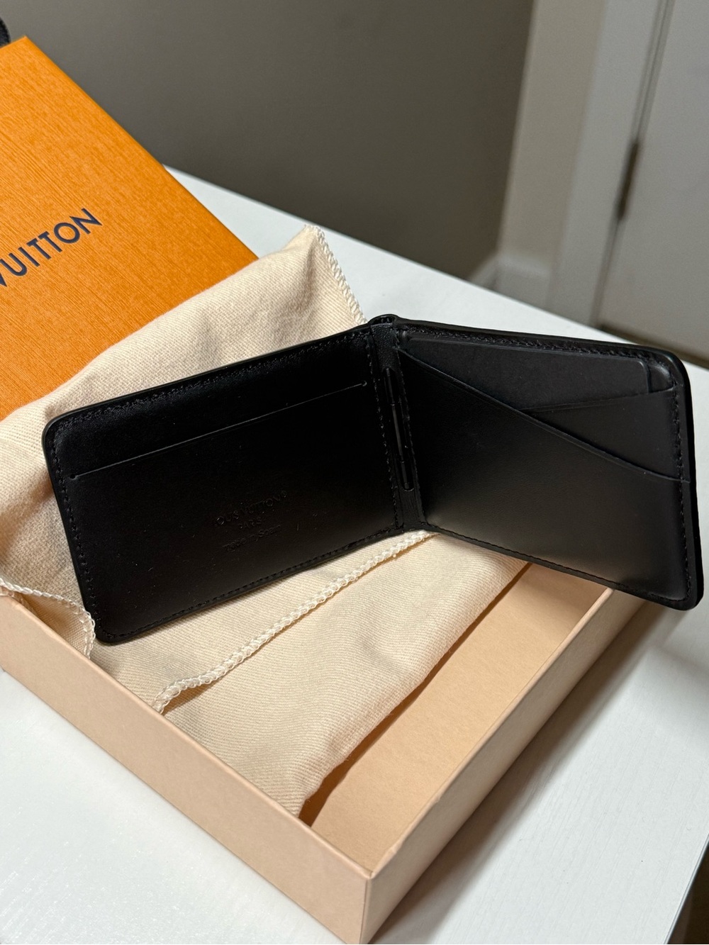Louis Vuitton Compact Magnet Cardholder in Black Monogram Midnight (Giftable) - Picture 3 of 5